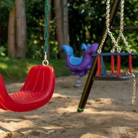 Osrodek Wypoczynkowy Zapach Drewna & 假日公园 *